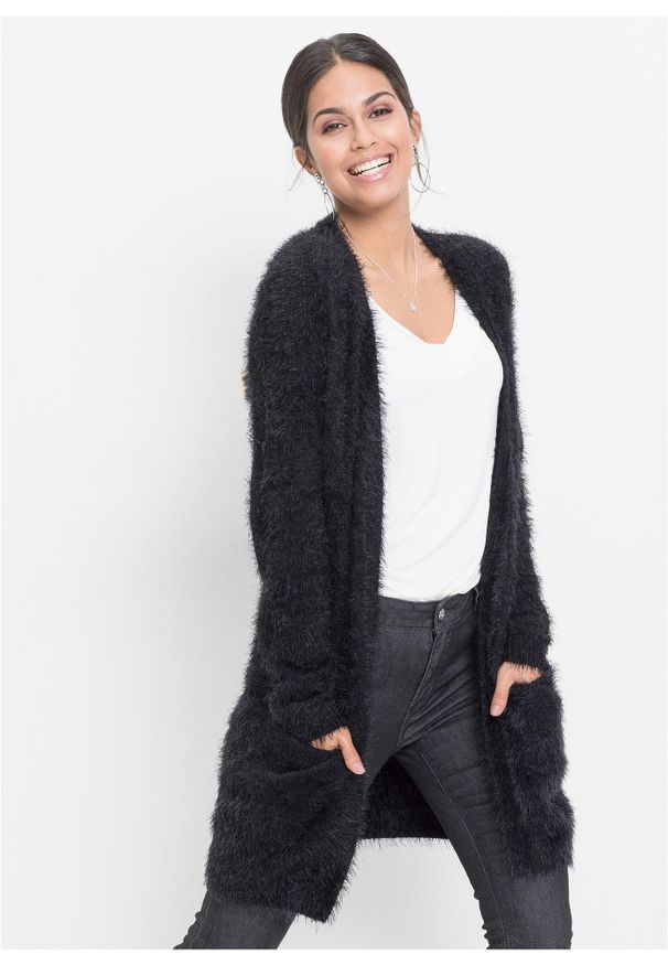 bonprix - Długi kardigan z puszystej dzianiny. Kolekcja: plus size. Kolor: czarny. Materiał: dzianina. Długość rękawa: długi rękaw. Długość: długie