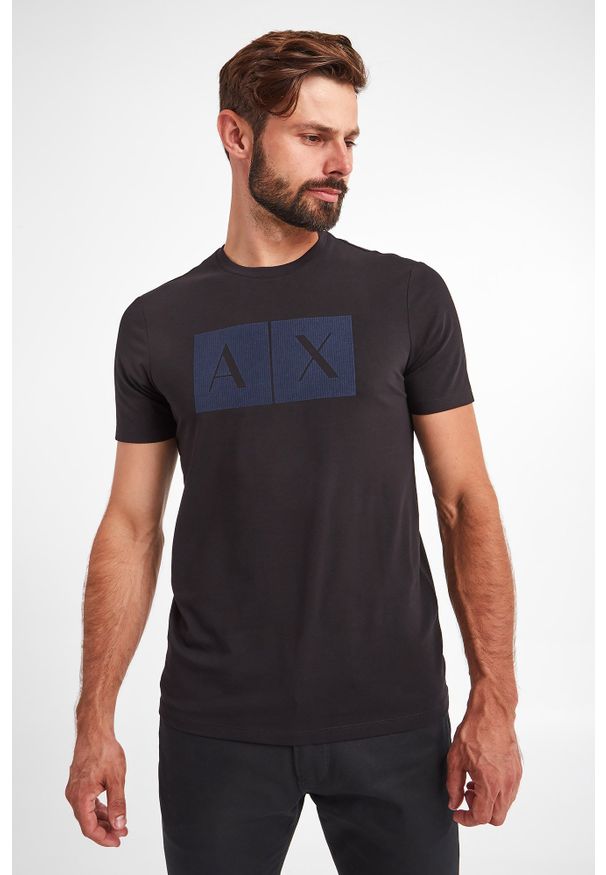 Armani Exchange - T-SHIRT ARMANI EXCHANGE. Długość rękawa: krótki rękaw. Długość: krótkie. Wzór: aplikacja