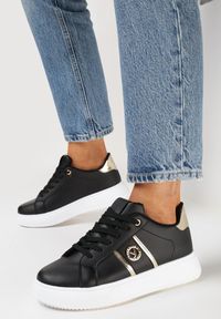 Born2be - Czarne Sneakersy Aselvina. Nosek buta: okrągły. Kolor: czarny. Materiał: skóra ekologiczna. Szerokość cholewki: normalna. Wzór: jednolity
