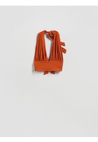 Reserved - Krótki top halter - pomarańczowy. Typ kołnierza: dekolt halter. Kolor: pomarańczowy. Materiał: dzianina, prążkowany. Długość: krótkie