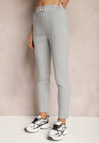 Renee - Jasnoszare Spodnie High Waist z Elastycznego Materiału Wykończone Gumką Rigadona. Stan: podwyższony. Kolor: szary. Materiał: materiał. Styl: elegancki
