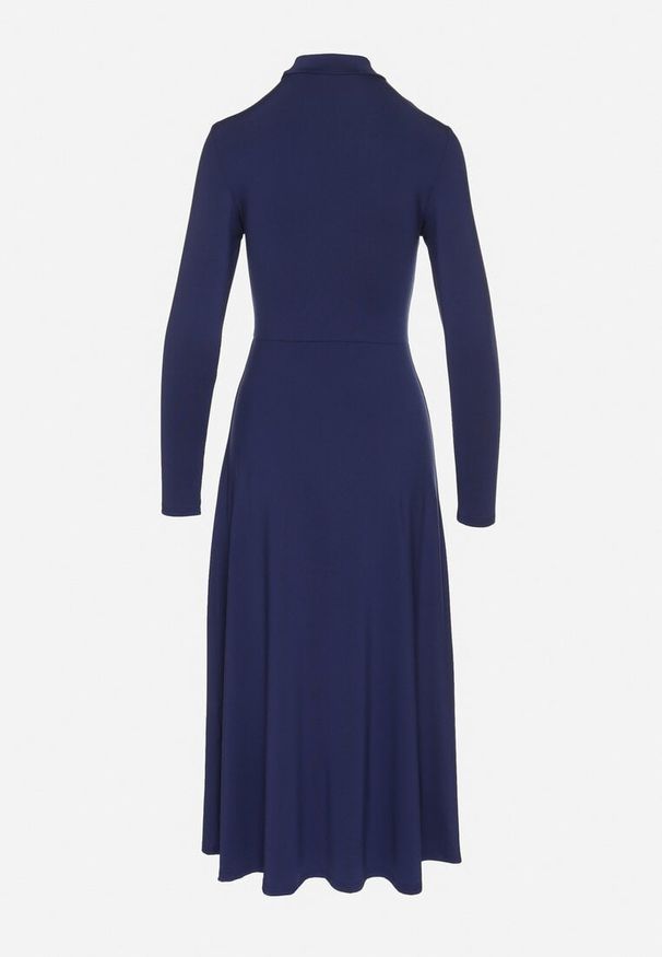 Born2be - Granatowa Sukienka z Półgolfem Taliowana z Rozcięciem na Boku Sailea. Okazja: na co dzień. Kolor: niebieski. Długość rękawa: długi rękaw. Styl: casual, klasyczny, elegancki