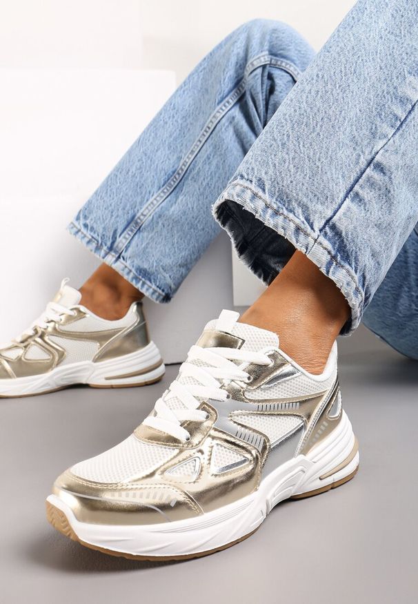 Renee - Biało-Złote Sneakersy ze Wstawkami z Ekoskóry na Grubej Podeszwie Elperna. Kolor: złoty