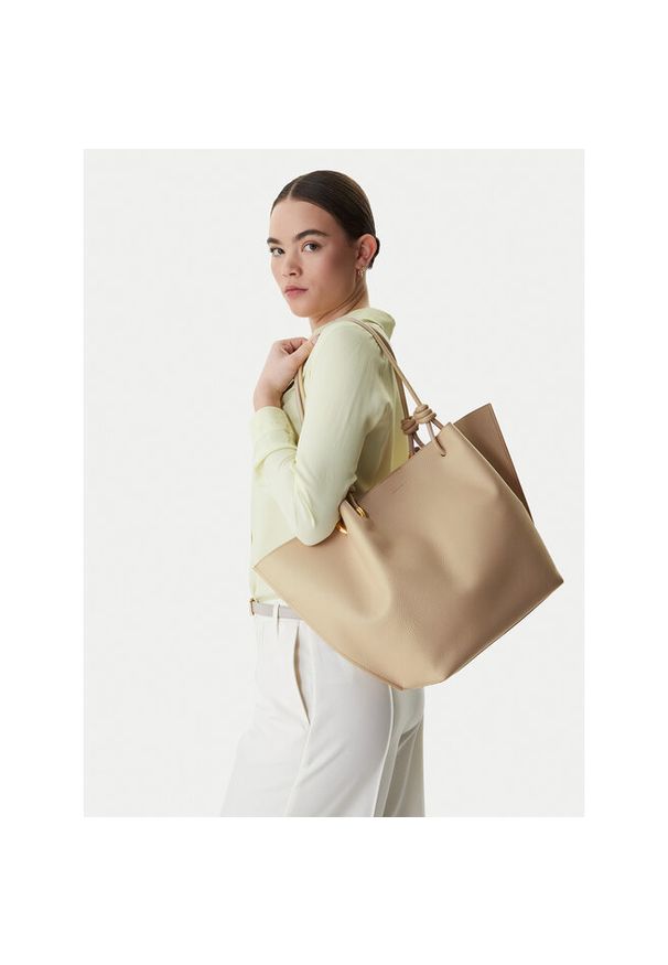 Torebka Coccinelle. Kolor: beżowy