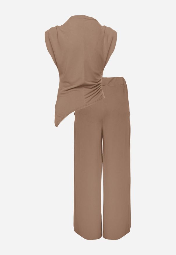 Renee - Jasnobrązowy Komplet Bluzka z Poduszkami w Ramionach i Proste Spodnie z Gumką w Pasie Divanes. Kolor: brązowy