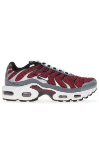 Buty Nike Air Max Plus CD0609-602 - czerwone. Kolor: czerwony. Materiał: materiał, syntetyk, guma. Szerokość cholewki: normalna. Sezon: lato. Model: Nike Air Max