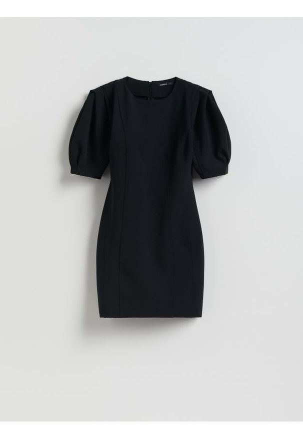 Reserved - Sukienka z bufiastymi rękawami - czarny. Kolor: czarny. Materiał: tkanina. Wzór: gładki
