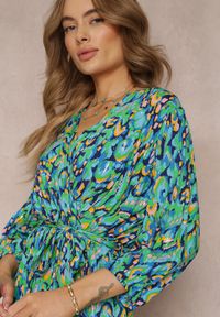 Renee - Zielona Kopertowa Sukienka Midi z Wiązanym Paskiem i Metaliczną Nitką Armellia. Okazja: na co dzień. Kolor: zielony. Typ sukienki: kopertowe. Styl: elegancki, casual. Długość: midi