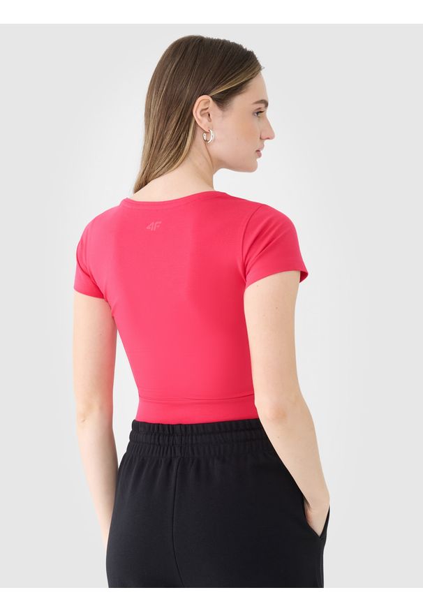 4f - 4F T-shirt crop top gładki damski - różowy L. Okazja: na co dzień. Kolor: różowy. Materiał: dzianina, bawełna, jersey, materiał, elastan. Długość rękawa: krótki rękaw. Długość: krótkie. Wzór: gładki. Styl: sportowy, casual