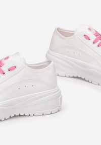 Renee - Biało-Różowe Sneakersy Mellaea. Wysokość cholewki: przed kostkę. Zapięcie: sznurówki. Kolor: biały. Materiał: materiał. Szerokość cholewki: normalna. Wzór: aplikacja #3
