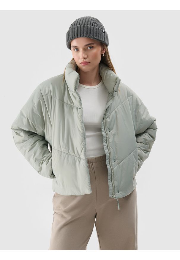 4f - 4F Kurtka puchowa z syntetycznym wypełnieniem damska - szara XL. Okazja: na co dzień. Typ kołnierza: kołnierzyk stójkowy. Kolor: szary. Materiał: puch, syntetyk. Długość: długie. Wzór: gładki, jodełka. Sezon: zima. Styl: klasyczny, casual, elegancki, sportowy