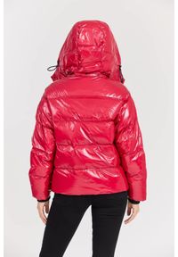 Karl Lagerfeld - KARL LAGERFELD Czerwona damska kurtka Hooded Down Jacket. Kolor: czerwony. Materiał: puch, poliamid. Długość rękawa: długi rękaw. Długość: długie #7