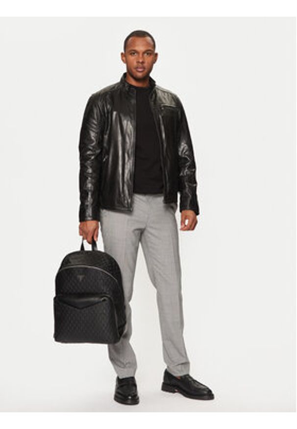 Guess Plecak HMSIDE P5108 Czarny. Kolor: czarny. Materiał: skóra