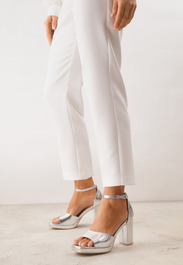 Born2be - Srebrne Sandały VICES na Platformie i Słupku ze Skórzaną Wkładką Phelusa. Okazja: do pracy, na wesele, na spotkanie biznesowe, na ślub cywilny. Zapięcie: pasek. Kolor: srebrny. Materiał: skóra. Obcas: na platformie. Styl: biznesowy. Wysokość obcasa: średni