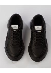 PREMIUM BASICS - Czarne sneakersy z wegańskiej skóry Night Black. Nosek buta: okrągły. Kolor: czarny. Materiał: materiał. Szerokość cholewki: normalna. Wzór: aplikacja #4