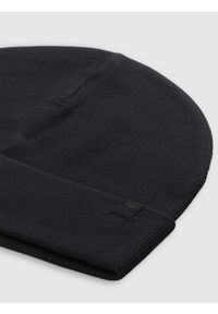 4f - Czapka beanie dziecięca - czarna. Kolor: czarny. Materiał: bawełna, dzianina, materiał. Sezon: wiosna. Styl: sportowy, casual, klasyczny