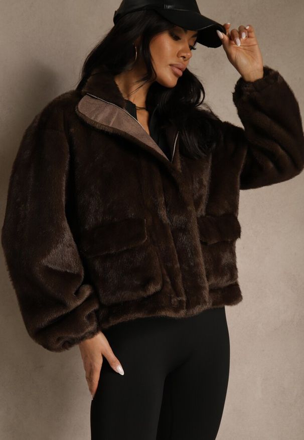 Renee - Brązowa Kurtka Futerko z Ozdobnymi Kieszeniami Vetiline. Okazja: na co dzień. Kolor: brązowy. Materiał: futro. Styl: casual