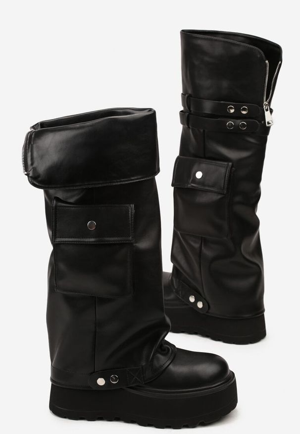 Born2be - Czarne Kozaki na Grubej Podeszwie z Wywiniętą Cholewką i Kieszonką Aflie. Okazja: na co dzień. Kolor: czarny. Szerokość cholewki: normalna. Styl: casual, klasyczny