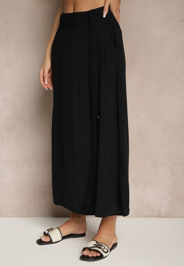 Renee - Czarna Rozkloszowana Spódnica z Wiskozy z Kieszeniami Galmira. Okazja: na co dzień. Kolor: czarny. Materiał: wiskoza. Styl: klasyczny, casual, elegancki