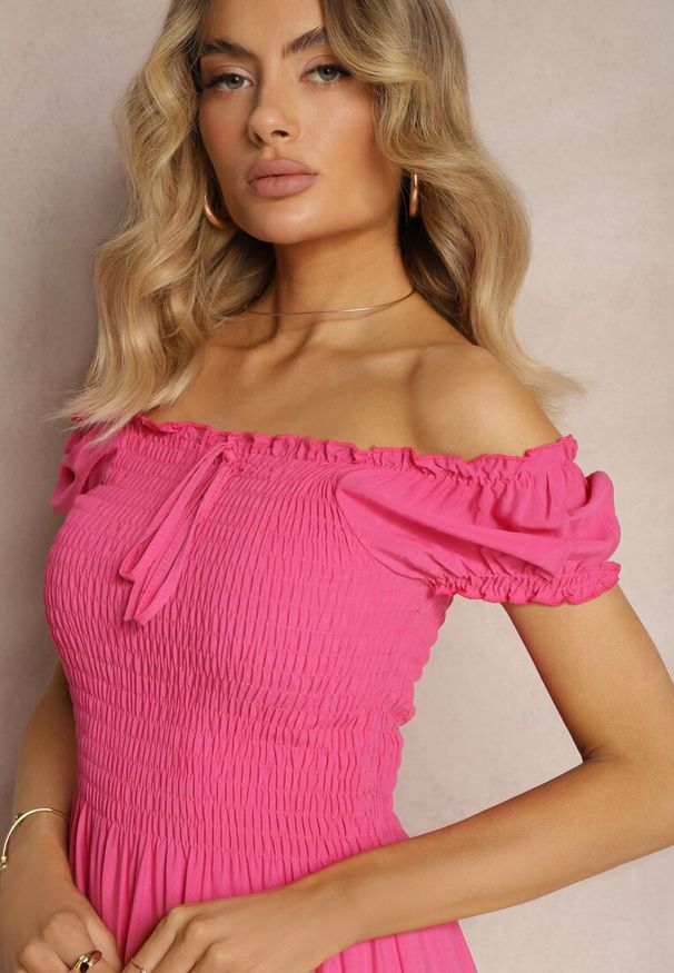 Renee - Różowa Sukienka Hiszpanka z Wiskozy z Górą Marszczoną Gumkami Moallme. Typ kołnierza: dekolt hiszpanka. Kolor: różowy. Materiał: wiskoza