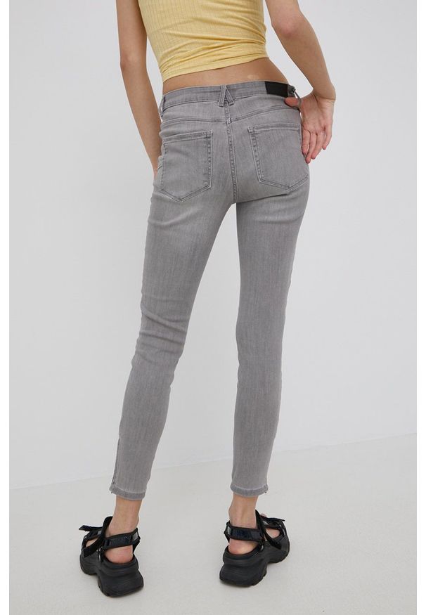 Vero Moda jeansy damskie medium waist. Kolor: szary