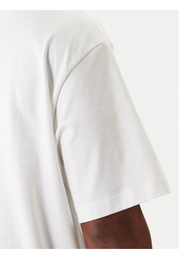 Calvin Klein T-Shirt LV040HM228 Biały Relaxed Fit. Kolor: biały. Materiał: bawełna