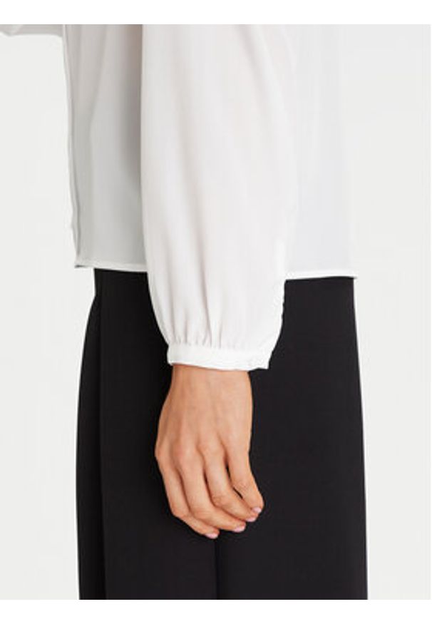 Morgan Koszula 252-CLOTER Biały Regular Fit. Kolor: biały. Materiał: syntetyk