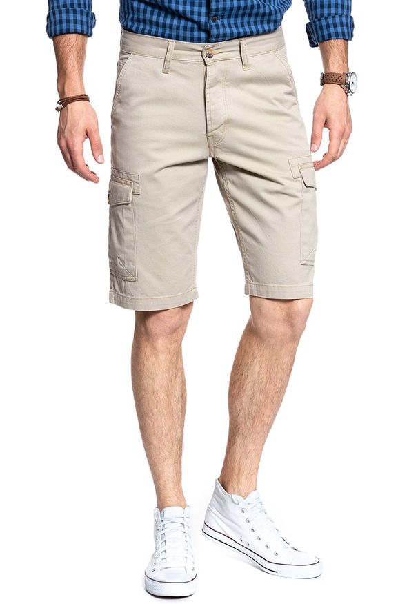 Wrangler - KRÓTKIE SPODENKI WRANGLER CARGO SHORT CAMEL WASHED W15DHC49J. Materiał: bawełna. Długość: krótkie