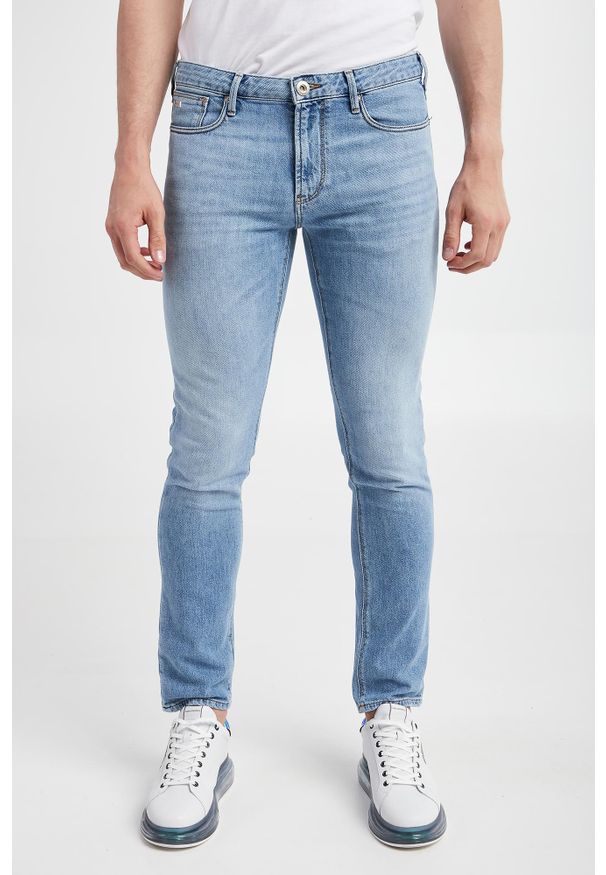 Emporio Armani - Jeansy męskie EMPORIO ARMANI. Wzór: aplikacja