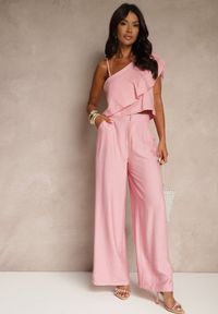 Renee - Różowy Komplet z Wiskozą Top z Falbanką na Jedno Ramię i Spodnie Wide Leg Nirellea. Kolor: różowy. Materiał: wiskoza