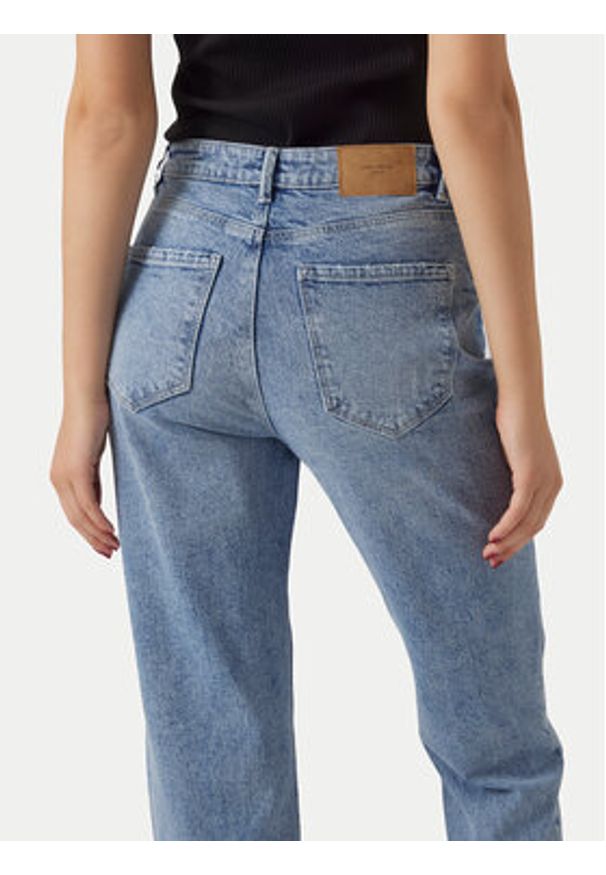 Vero Moda Jeansy Linda 10291018 Niebieski Mom Fit. Kolor: niebieski
