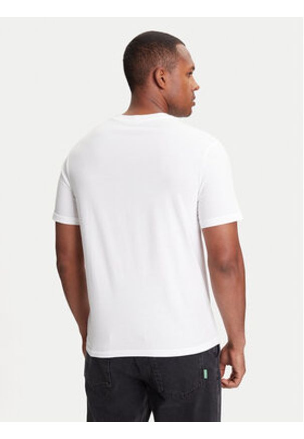 United Colors of Benetton - United Colors Of Benetton T-Shirt 3I1XU10A4 Biały Relaxed Fit. Kolor: biały. Materiał: bawełna