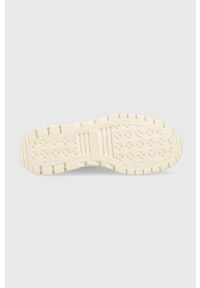 Puma sneakersy skórzane Mayze Wedge Wild Women Wns kolor brązowy. Nosek buta: okrągły. Zapięcie: sznurówki. Kolor: brązowy. Materiał: skóra. Obcas: na platformie #2