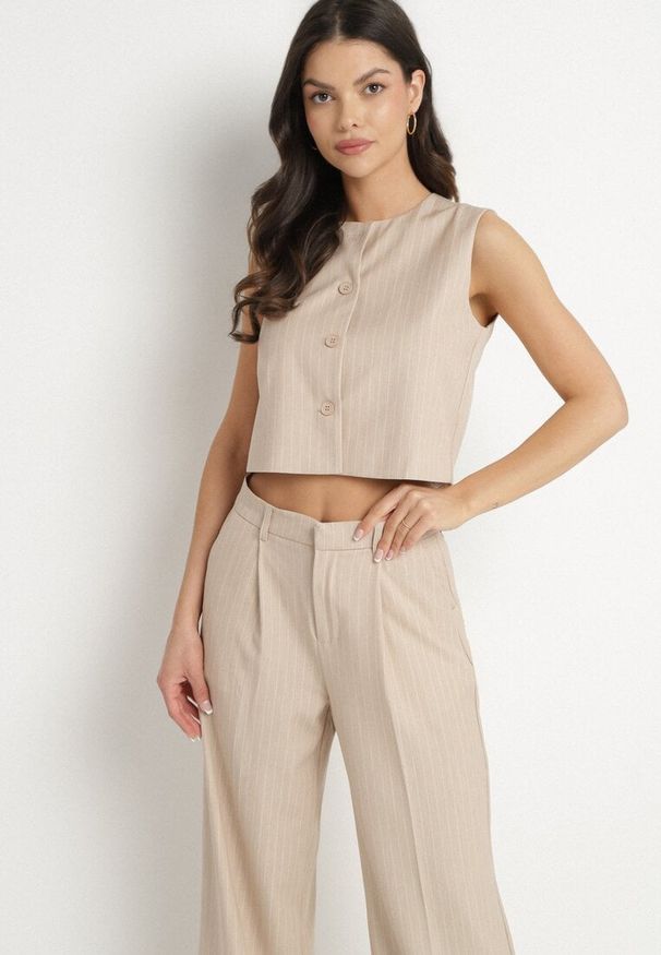 Born2be - Jasnobeżowy Garniturowy Komplet z Wiskozą Kamizelka i Szerokie Spodnie Lirasienne. Kolor: beżowy. Materiał: wiskoza