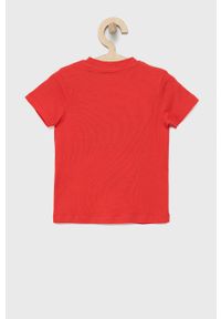 Guess t-shirt bawełniany dziecięcy kolor czerwony z nadrukiem. Okazja: na co dzień. Kolor: czerwony. Materiał: bawełna. Wzór: nadruk. Styl: casual #3
