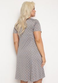 Born2be - Niebiesko-Beżowa Rozkloszowana Sukienka Mini z Elastycznej Wiskozy Annamarie. Kolor: niebieski. Materiał: wiskoza. Długość: mini #3