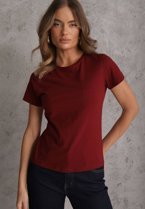 Renee - Bordowy T-shirt z Bawełny z Okrągłym Dekoltem Nedima. Okazja: na co dzień. Kolor: czerwony. Materiał: bawełna. Styl: casual, klasyczny