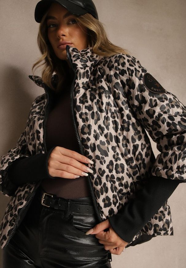 Renee - Złoto-Różowa Pikowana Kurtka z Szerokim Ściągaczem przy Rękawach Oleaste. Okazja: na co dzień. Kolor: złoty. Materiał: jeans. Styl: casual, elegancki