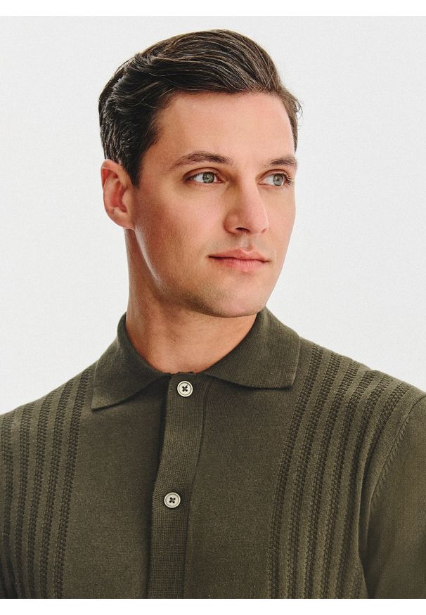 Pako Lorente - PAKO LORENTE - Bawełniany kardigan w kolorze zielonym. Okazja: na co dzień. Typ kołnierza: polo. Kolor: niebieski, zielony. Materiał: bawełna. Sezon: jesień. Styl: casual