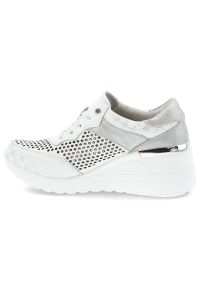 Białe Sneakersy S.Barski Modne Obuwie Damskie Na Koturnie. Okazja: na co dzień. Kolor: biały. Materiał: materiał. Szerokość cholewki: normalna. Obcas: na koturnie. Styl: sportowy, elegancki, casual #5