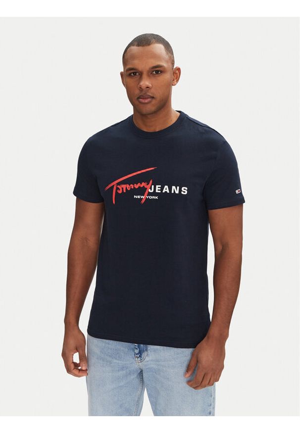 Tommy Jeans T-Shirt Signature Dna DM0DM20817 Granatowy Regular Fit. Kolor: niebieski. Materiał: bawełna