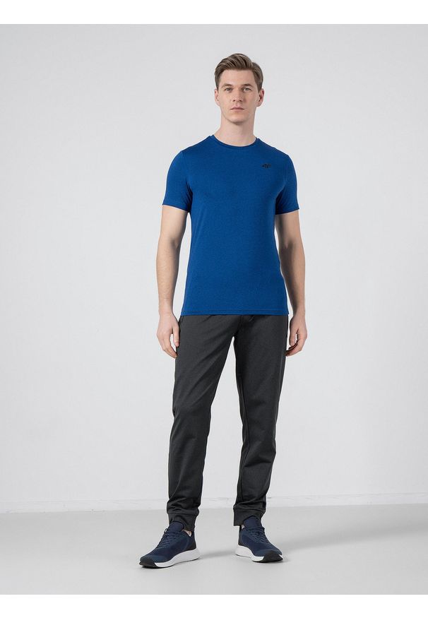 4f - Spodnie treningowe szybkoschnące męskie. Kolor: czarny. Materiał: dzianina, włókno