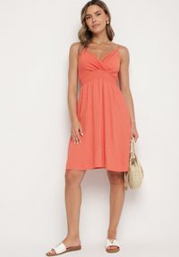 Born2be - Czerwona Wiskozowa Sukienka z Kopertowym Dekoltem Arileme. Kolor: czerwony. Materiał: wiskoza. Długość rękawa: na ramiączkach. Typ sukienki: kopertowe. Styl: klasyczny, elegancki, wizytowy #6