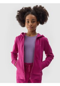 4F JUNIOR - Bluza dresowa rozpinana z kapturem dziewczęca - różowa. Okazja: na co dzień. Typ kołnierza: kaptur. Kolor: różowy. Materiał: dresówka. Wzór: ze splotem, gładki. Styl: casual, sportowy #1