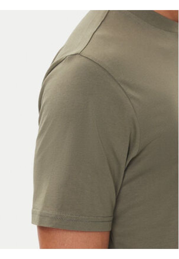 Napapijri T-Shirt S-Funes Ss NP0A88UA Khaki Regular Fit. Kolor: brązowy. Materiał: bawełna