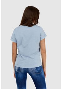 Guess - GUESS Błękitny t-shirt damski z białym logo. Kolor: niebieski. Materiał: bawełna. Długość rękawa: krótki rękaw