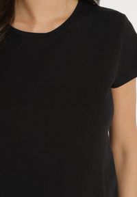 Born2be - Czarny Bawełniany Klasyczny T-shirt Lunolia. Okazja: na co dzień. Kolor: czarny. Materiał: bawełna. Wzór: gładki. Styl: klasyczny #5
