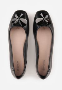 Born2be - Czarne Eleganckie Balerinki z Cyrkoniami i Metaliczną Ozdobą Olenope. Okazja: na spotkanie biznesowe, na co dzień. Kolor: czarny. Wzór: aplikacja. Styl: elegancki #8