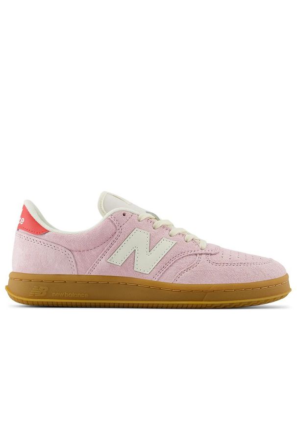 Buty New Balance CT500EA - różowe. Okazja: na co dzień. Kolor: różowy. Materiał: materiał, skóra, syntetyk, guma. Szerokość cholewki: normalna