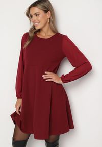 Born2be - Bordowa Sukienka o Rozkloszowanym Kroju z Półtransparentnymi Rękawami Edalinne. Okazja: na co dzień, do pracy. Kolor: czerwony. Materiał: skóra. Typ sukienki: proste. Styl: casual, elegancki #1